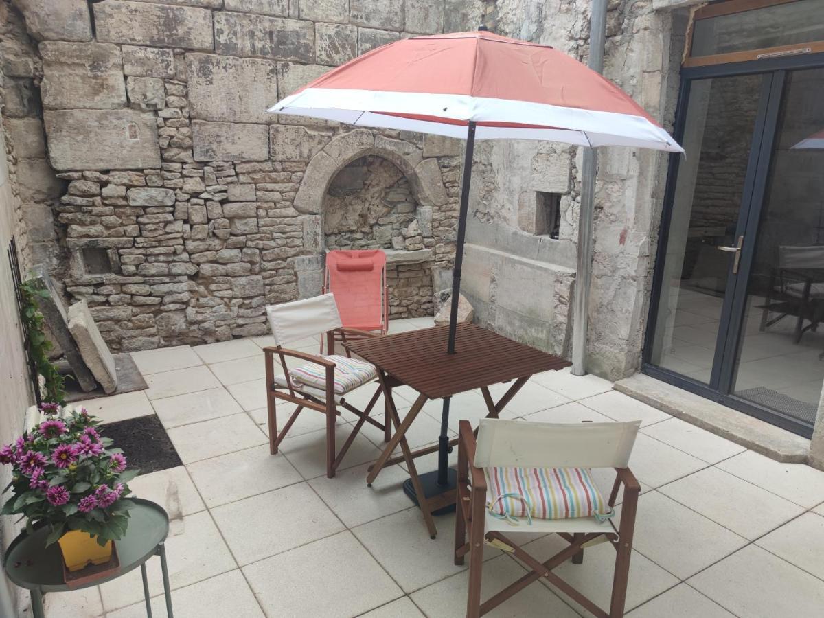 De Charme, Au Calme Dans Le Vieux Chaumont